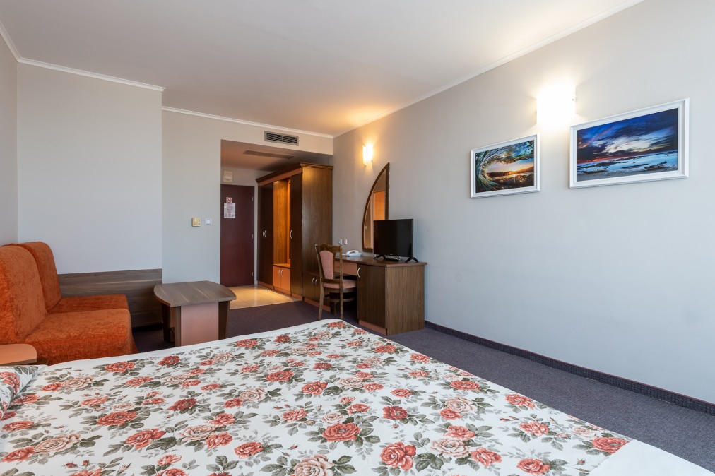 Хотел Тракия Плаза 4* Хотел Тракия Плаза 4*