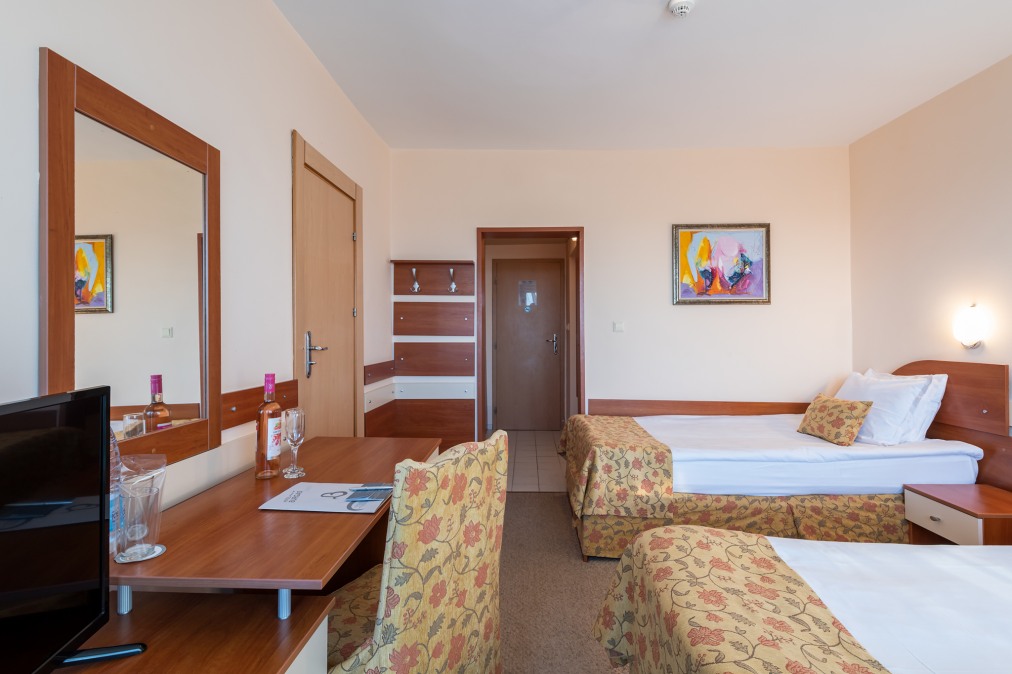 Хотел Бургас Бийч 4* Хотел Бургас Бийч 4*