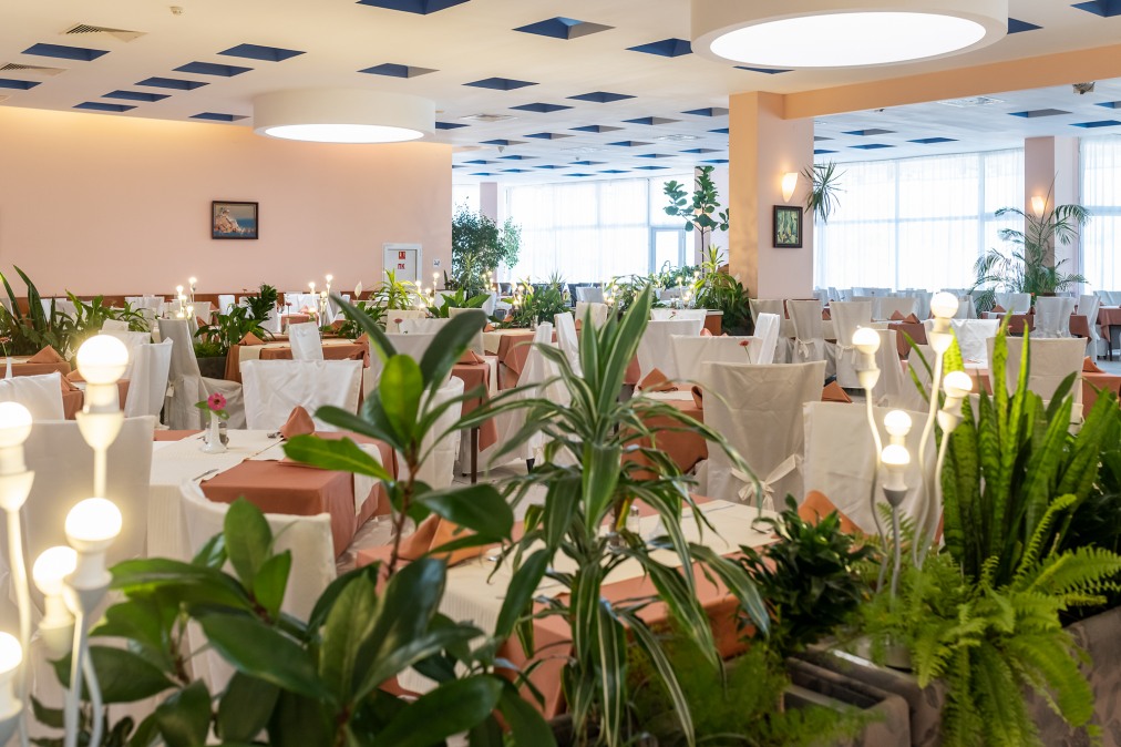 Хотел Бургас Бийч 4* Хотел Бургас Бийч 4*