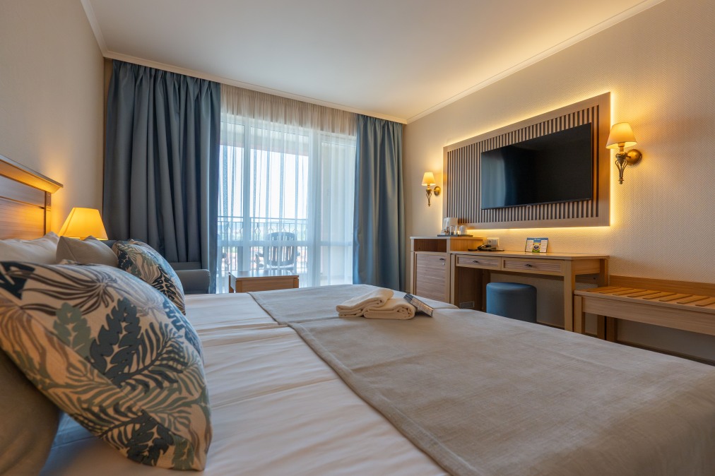 Хотел ДИТ Маджестик Бийч Ризорт 4* Хотел ДИТ Маджестик Бийч Ризорт 4*