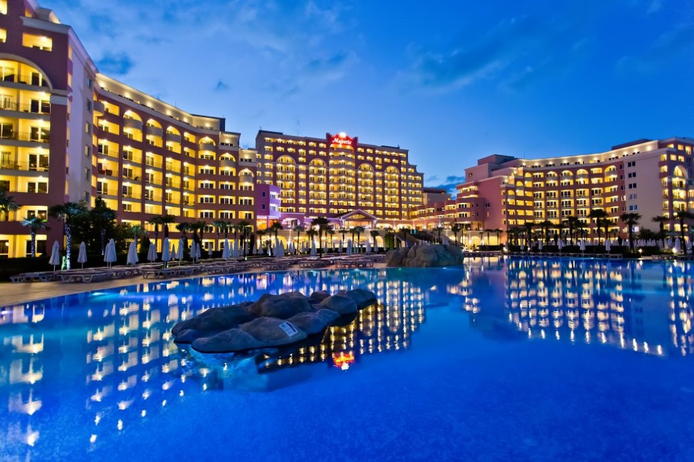 Хотел ДИТ Маджестик Бийч Ризорт 4* Хотел ДИТ Маджестик Бийч Ризорт 4*