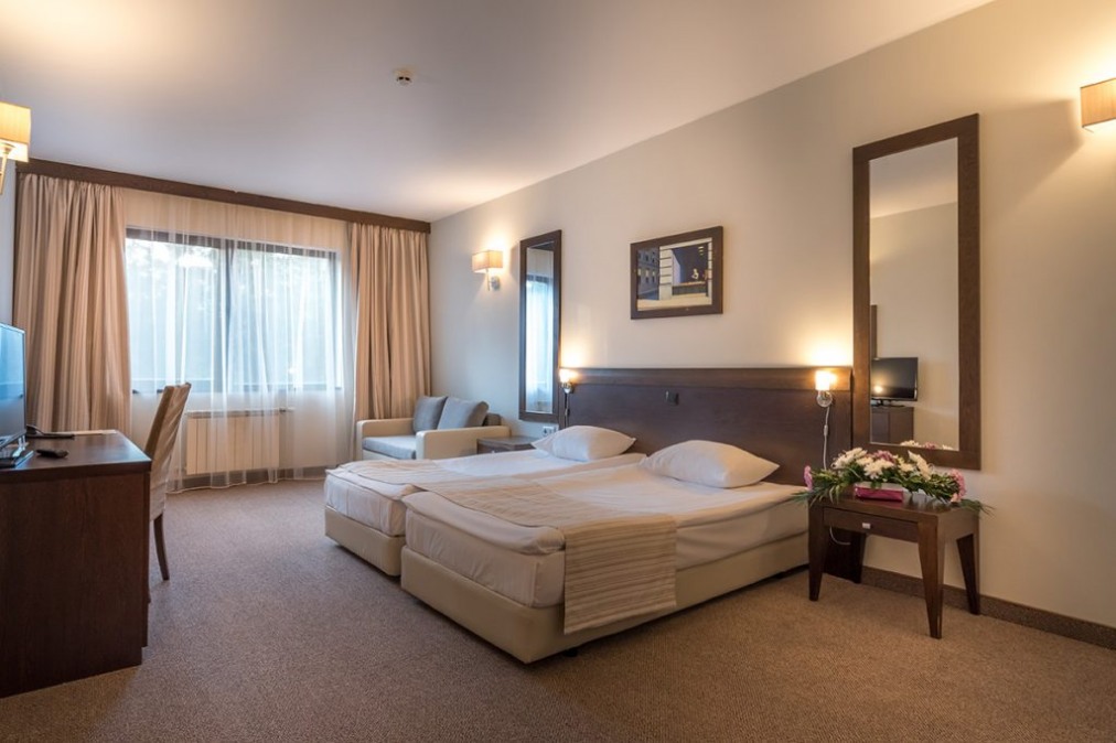 Хотел Лион 4* Хотел Лион 4*