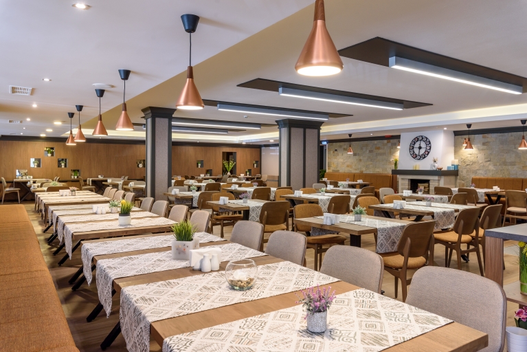 Хотел Лион 4* Хотел Лион 4*