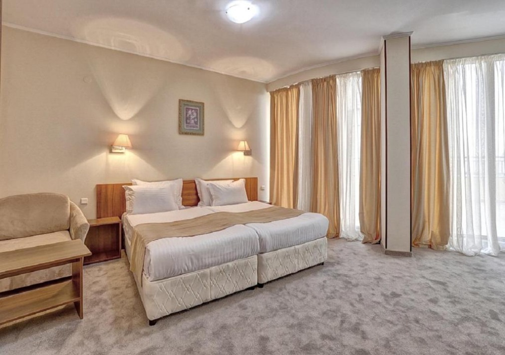 Хотел Континентал 4* Хотел Континентал 4*