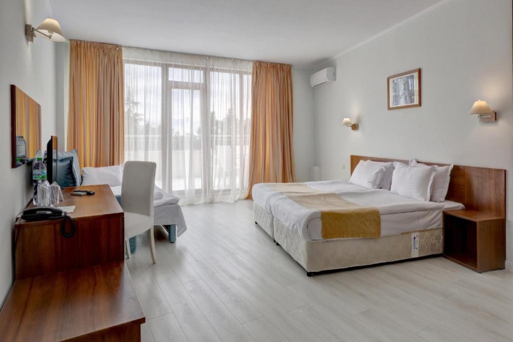 Хотел Континентал 4* Хотел Континентал 4*