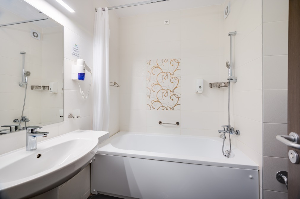 Хотел Топола Скайс Резорт & Аквапарк 3* Хотел Топола Скайс Резорт & Аквапарк 3*