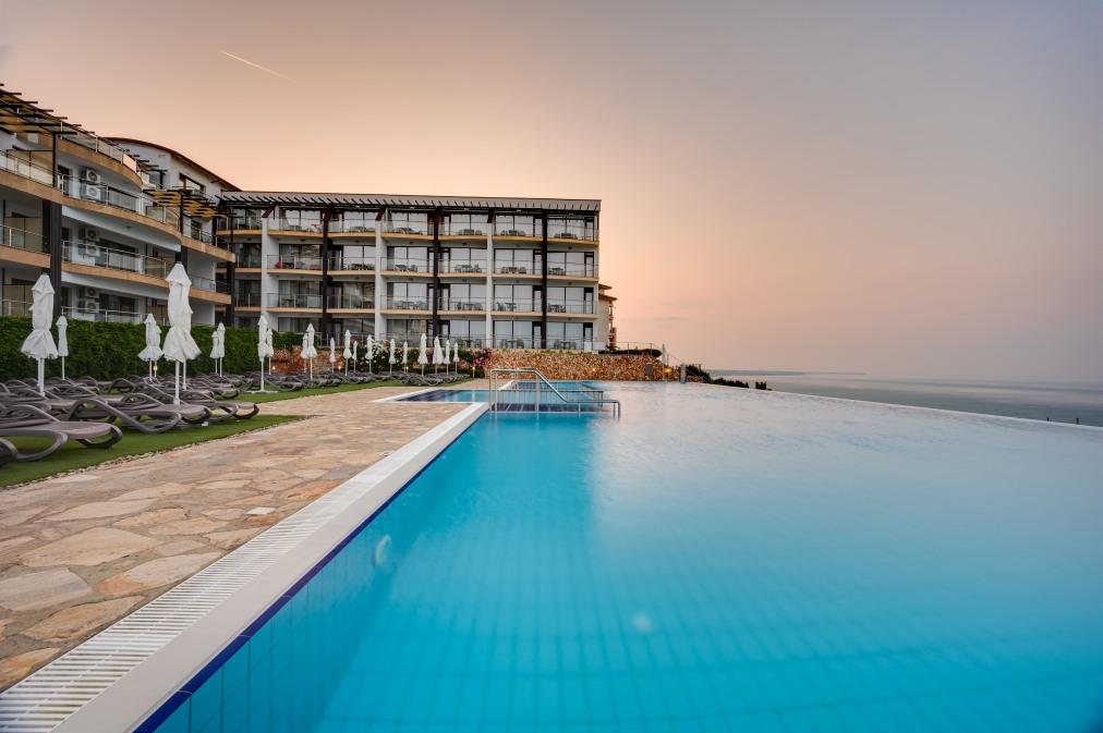 Хотел Топола Скайс Резорт & Аквапарк 3* Хотел Топола Скайс Резорт & Аквапарк 3*