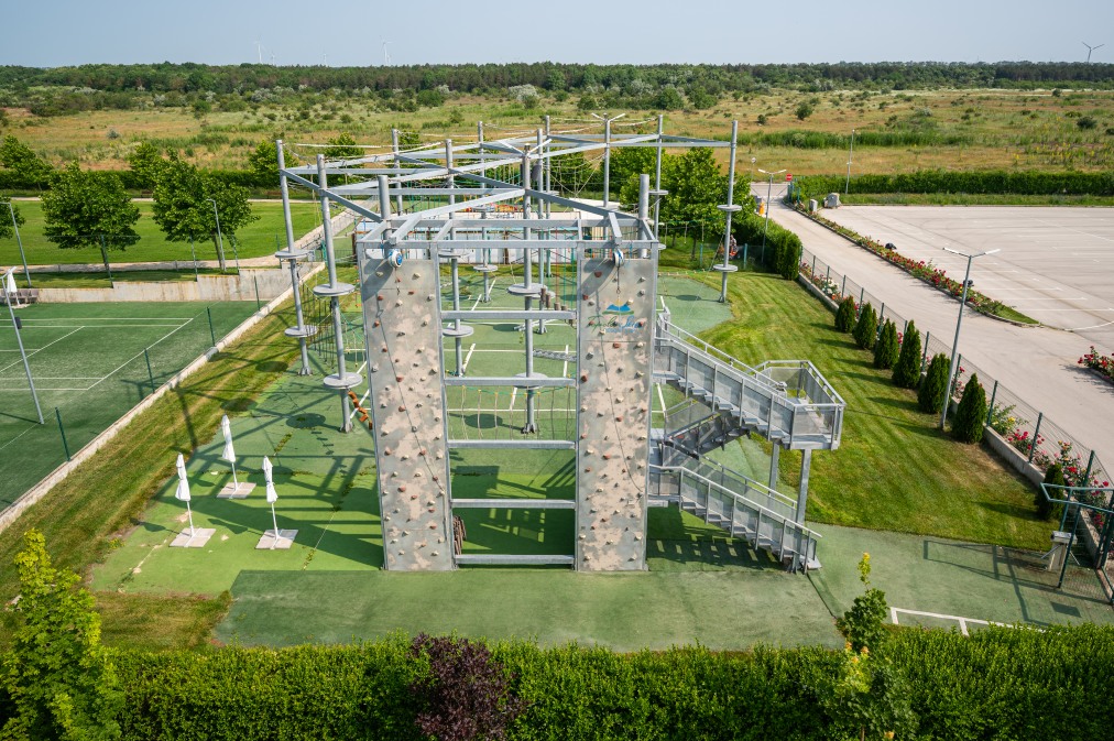 Хотел Топола Скайс Резорт & Аквапарк 3* Хотел Топола Скайс Резорт & Аквапарк 3*