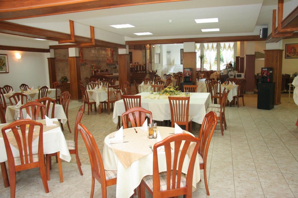 Хотел Естрея Палас 4* Хотел Естрея Палас 4*